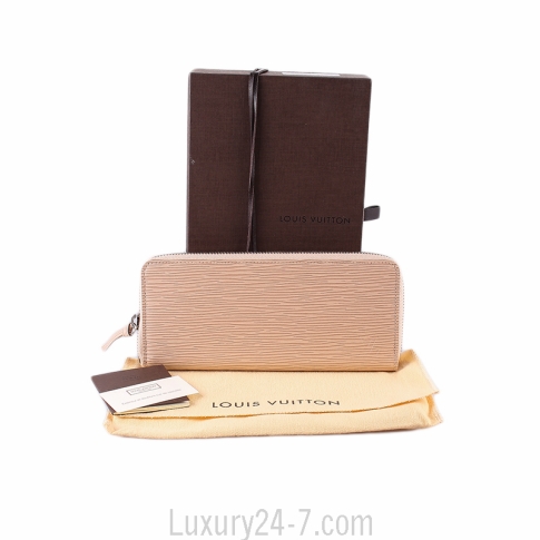 LV Clemence Wallet in Epi Leather ➖Php 4,000 ➖from Japan